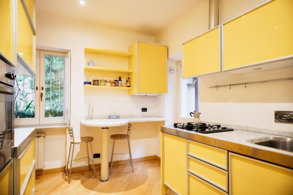 Apartment Live - Luxury Pantheon View Rome