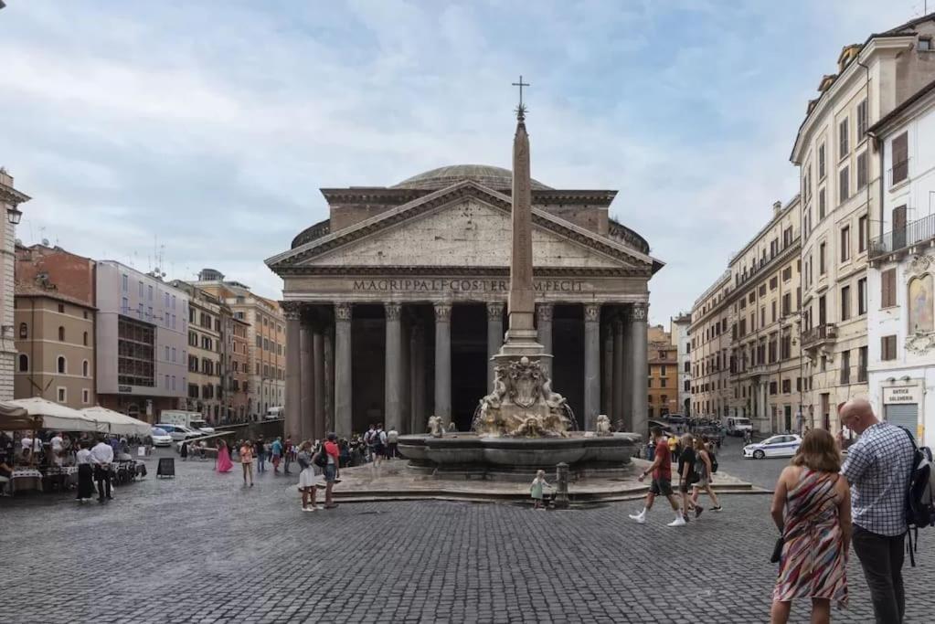 Apartment Live - Luxury Pantheon View Rome